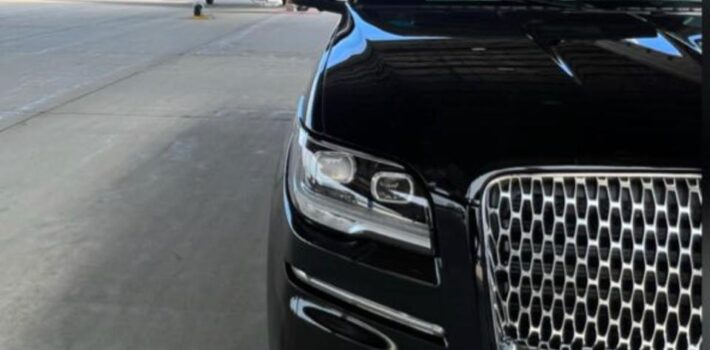 Airport limo service in Chicago