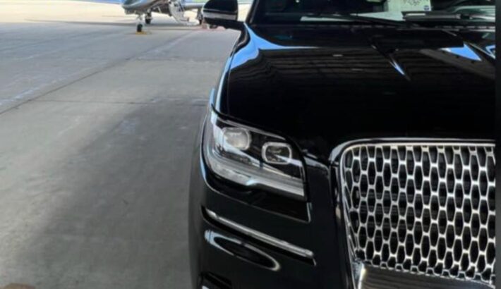 Airport limo service in Chicago