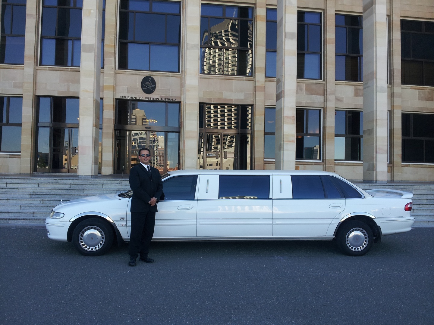 Top Reasons to Choose Limo Transportation Chicago for Luxury Travel